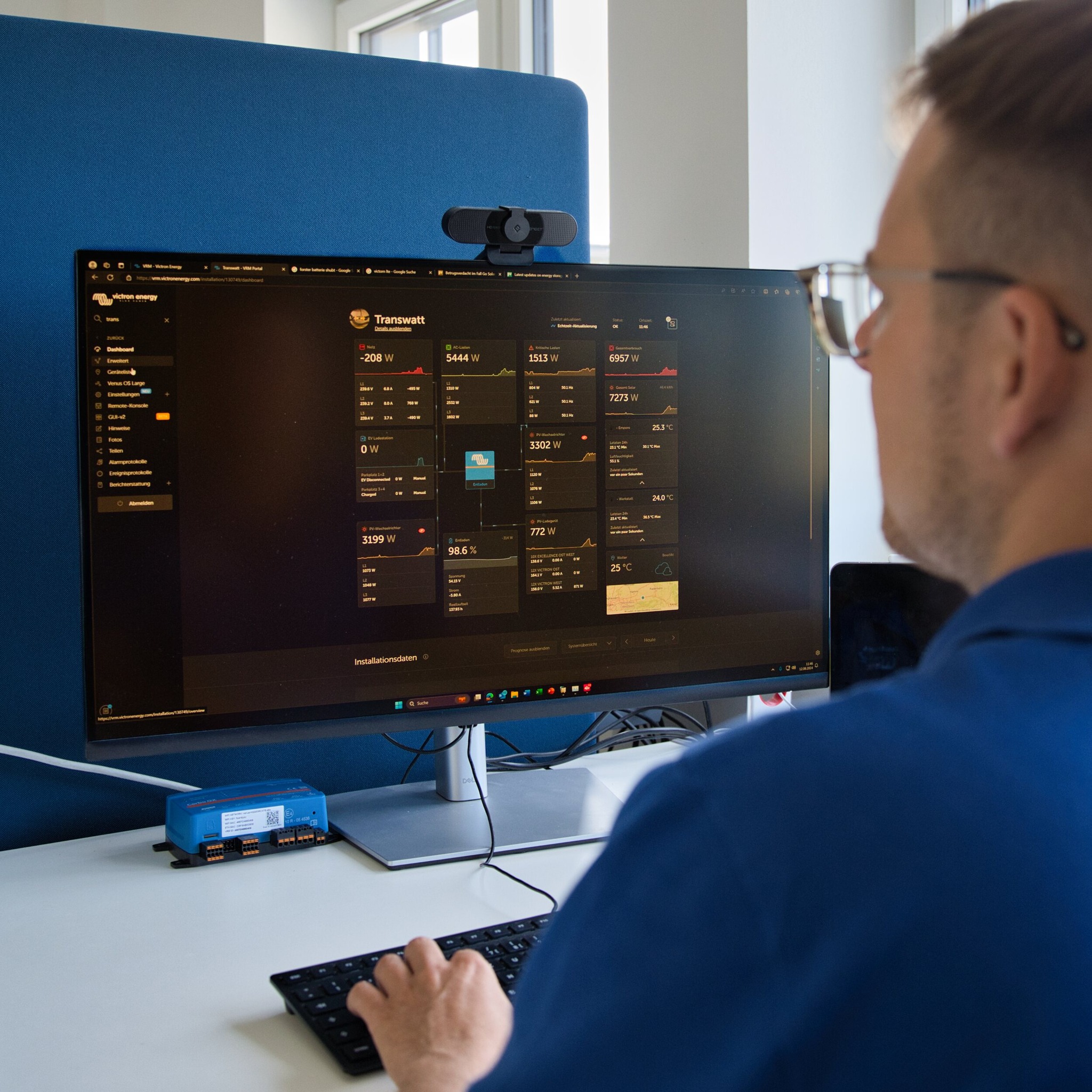 Computer-Tastatur, Tabelle, Überwachen, Brillen, Person